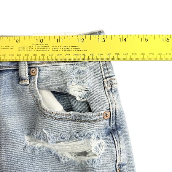 NWT American Eagle Y2K Thrashed Grunge Mom Jeans 0 Short Light Wash - Picture 13 of 16